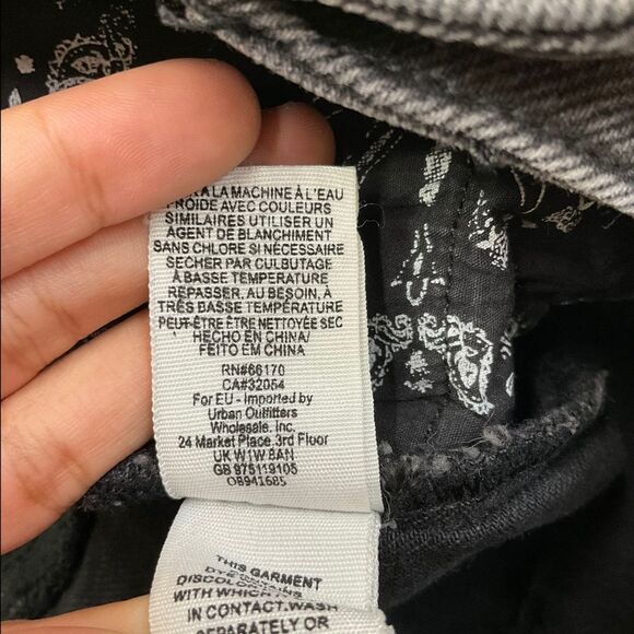 Free People Button-Fly Raw Hem 7" Jean Bermuda Shorts in Ash Black 24 - Picture 14 of 14